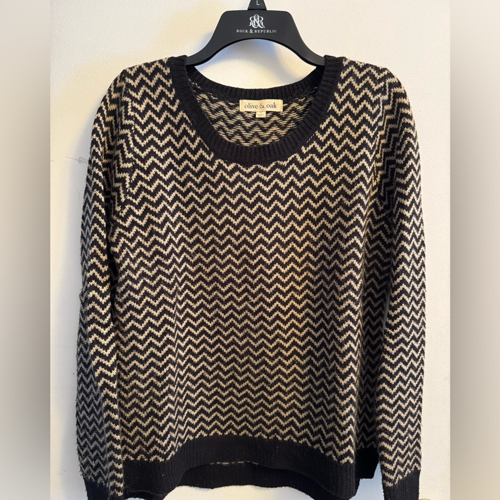 Olive & Oak Chevron Black and Cream Sweater